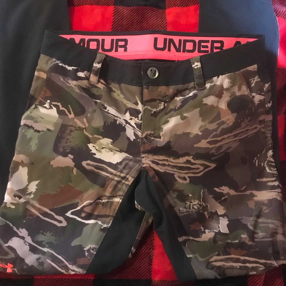 UA CAMO PANTS